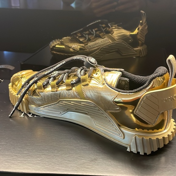 Gold Dolce and Gabbana sneaker, size 41, - Picture 2 of 6